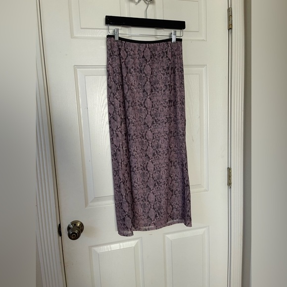 Cinq a Sept Pink Snakeskin Midi Skirt - Picture 2 of 6